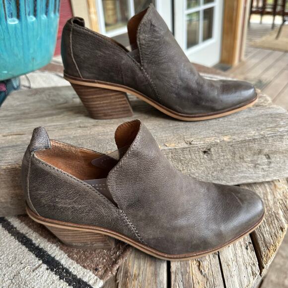 Lucky Brand Victorey Leather Booties Womens 7M Heeled Brown Ankle Boots Western - Picture 2 of 10